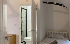 Modern 2 Bedroom Cottage Near Bike Park Wales.